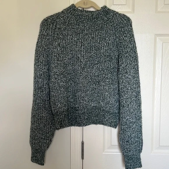 Universal Thread sweater - Picture 1 of 4